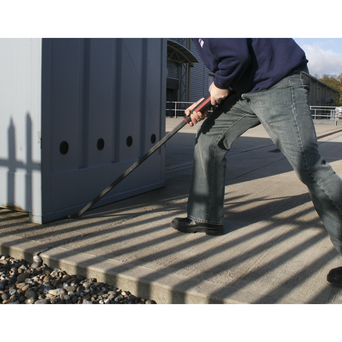 Sealey 1220mm Heavy Duty 45° Pry Bar With Hammer Cap Blackened Finish AK9134