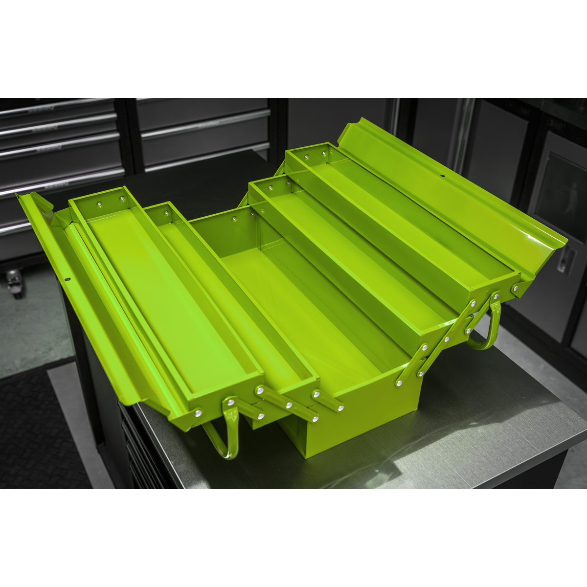 Sealey Cantilever Toolbox 4 Tray With Central Tool Storage Area 530mm AP521HV