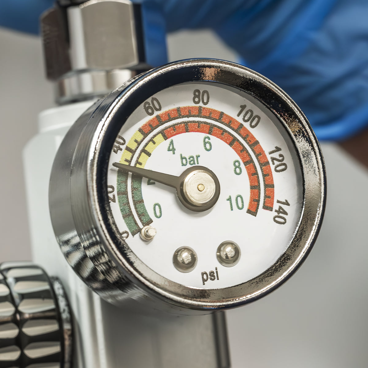 Sealey On-Gun Pressure Regulator/Gauge Max Pressure/Flow 140psi/18cfm 90psi AR01