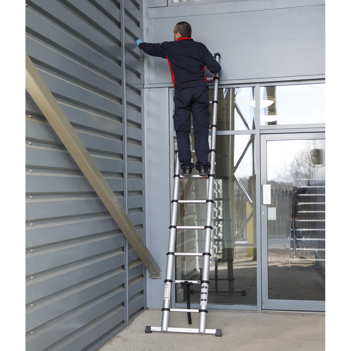 Sealey Aluminium Telescopic Ladder 11-Tread Professional Lightweight ATL11