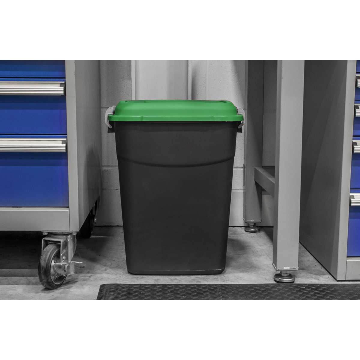 Sealey Refuse Storage Bin Fitted With Lid Latches Polypropylene 50L Green BM50G