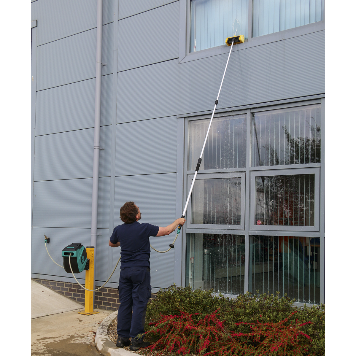 Sealey 3 Metres 5-Sided Flo-Thru Brush With Telescopic Handle 1300-3000mm CC953