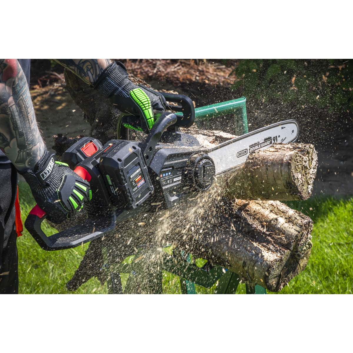 Sealey SV20 Series Chainsaw 2x20V 2Ah Li-Ion 35cm Bar Body Only CP40VCS