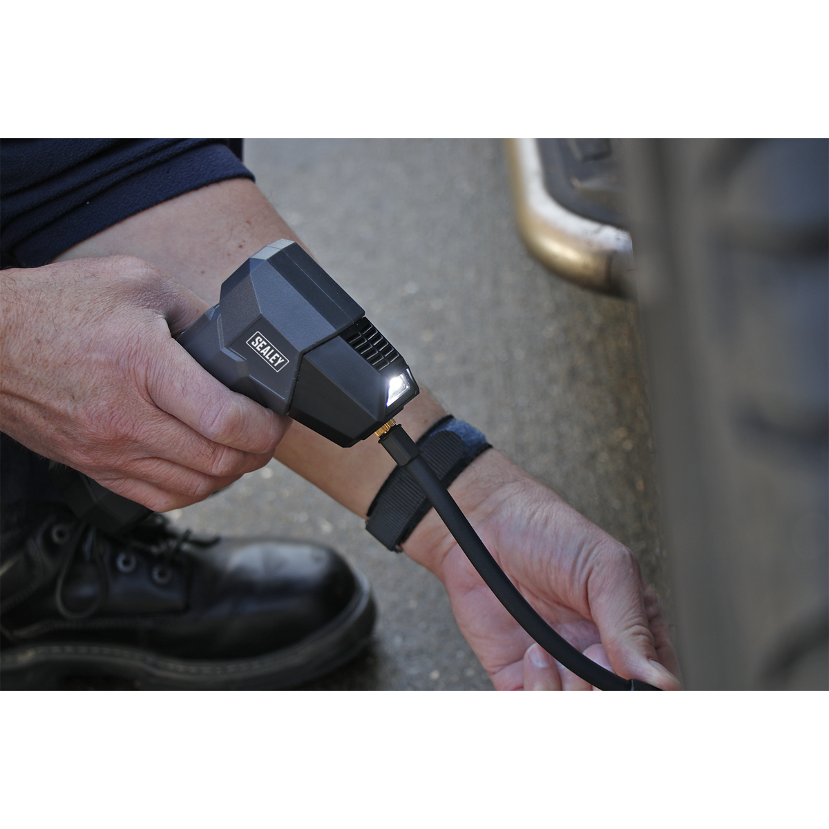 Sealey Compact Rechargeable Tyre Inflator & Powerbank With Worklight CTI120