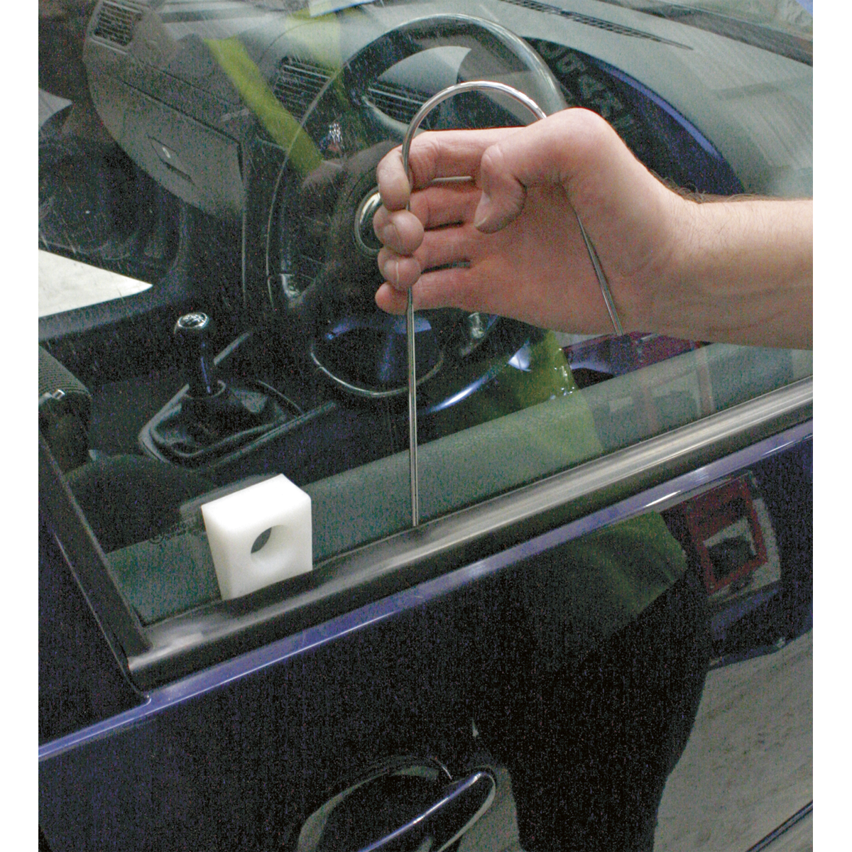 Sealey Emergency Car Opening Kit Includes Window Wedges Strip Type Catches EC95