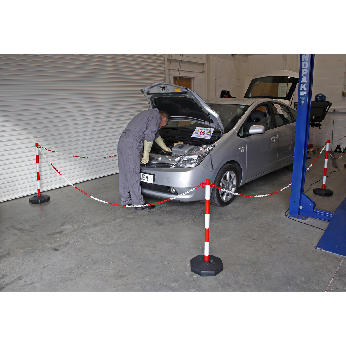Sealey Exclusion Zone Kit For Hybrid & Electrical Vehicles 6 Posts HP55K1COMBO