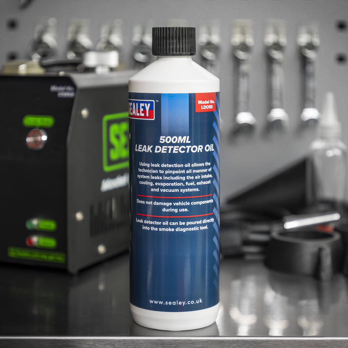 Sealey Leak Detector Oil 500mL Diagnostic Tool Easy To Use For VS868 VS869 VS870