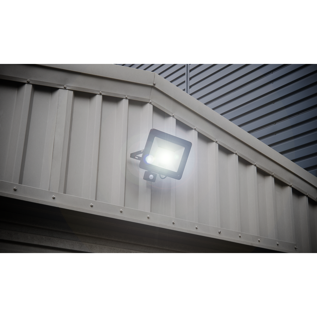 Sealey 100W SMD LED Extra Slim Floodlight With PIR Sensor 6000K LED115PIR