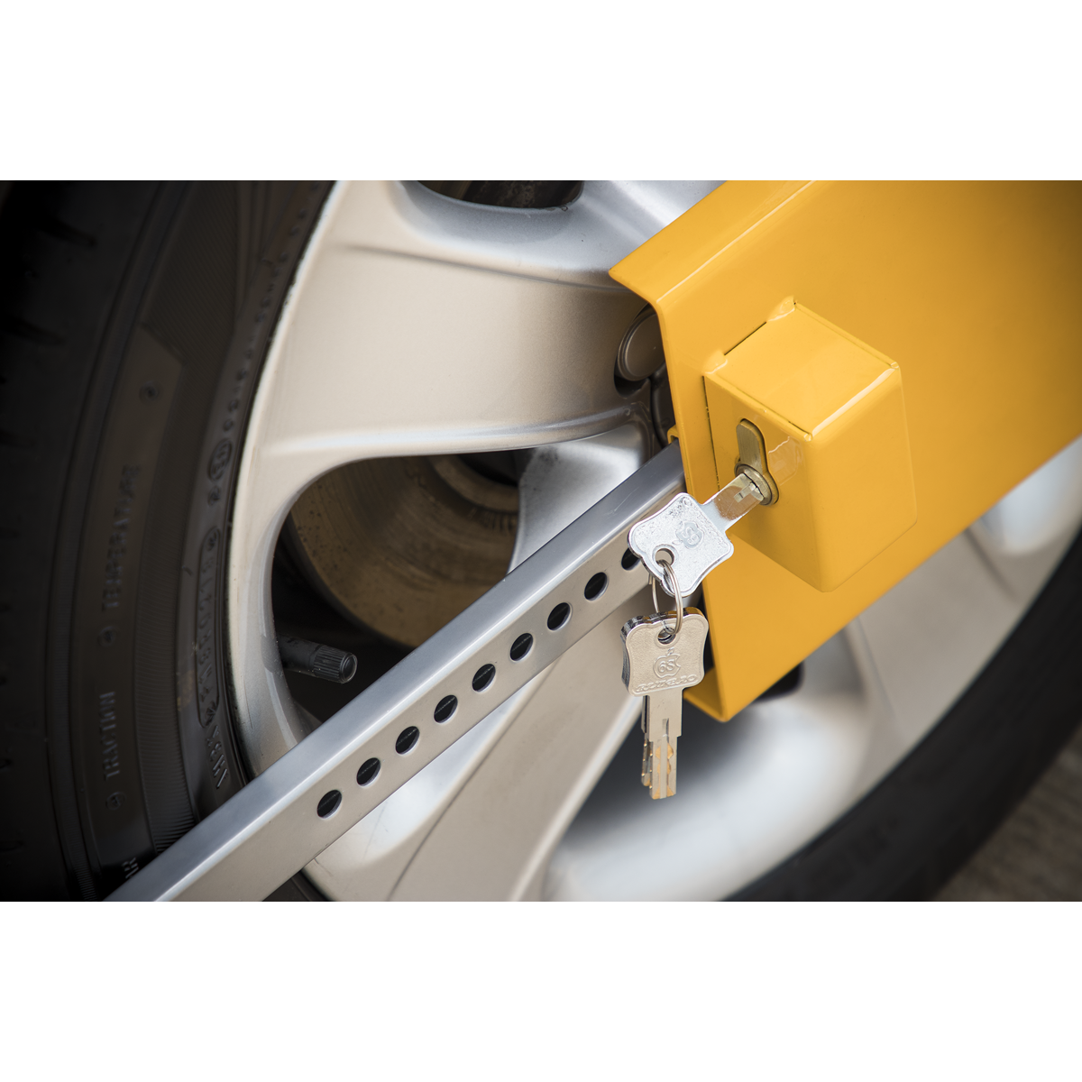 Sealey Wheel Clamp With Lock & 2 Keys Corrosion Resistant Yellow Finish PB397