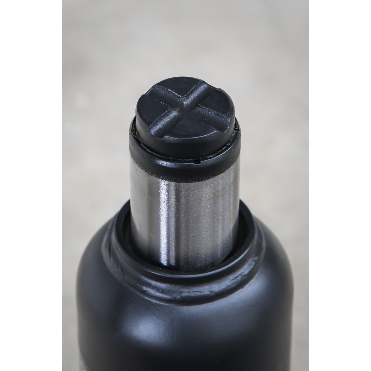 Sealey Bottle Jack Lift 5 Tonne With Overload Valve & 2-Piece Handle PBJ5S