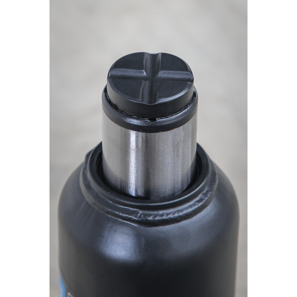 Sealey Bottle Jack Lift 8 Tonne With Overload Valve & 2-Piece Handle PBJ8S