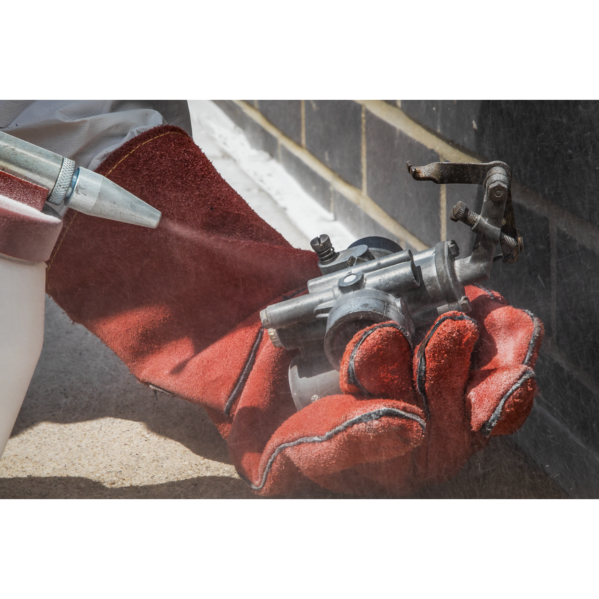 Sealey Portable Soda Blasting Gun With Adjustable Nozzle - Red/White PSB05