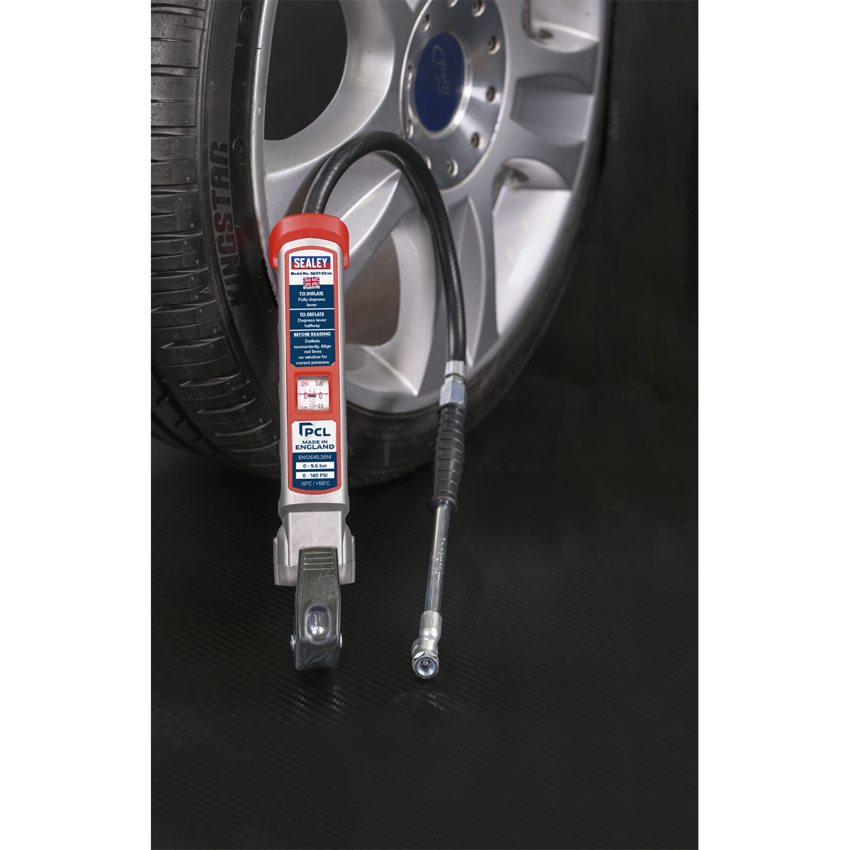 Sealey Professional Tyre Inflator With Twin Push-On Connector 0-9.6 Bar SA37/93