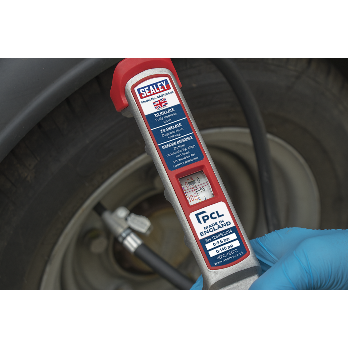 Sealey Professional Tyre Inflator W/ 2.75M Hose and Clip-On Connector SA37/94