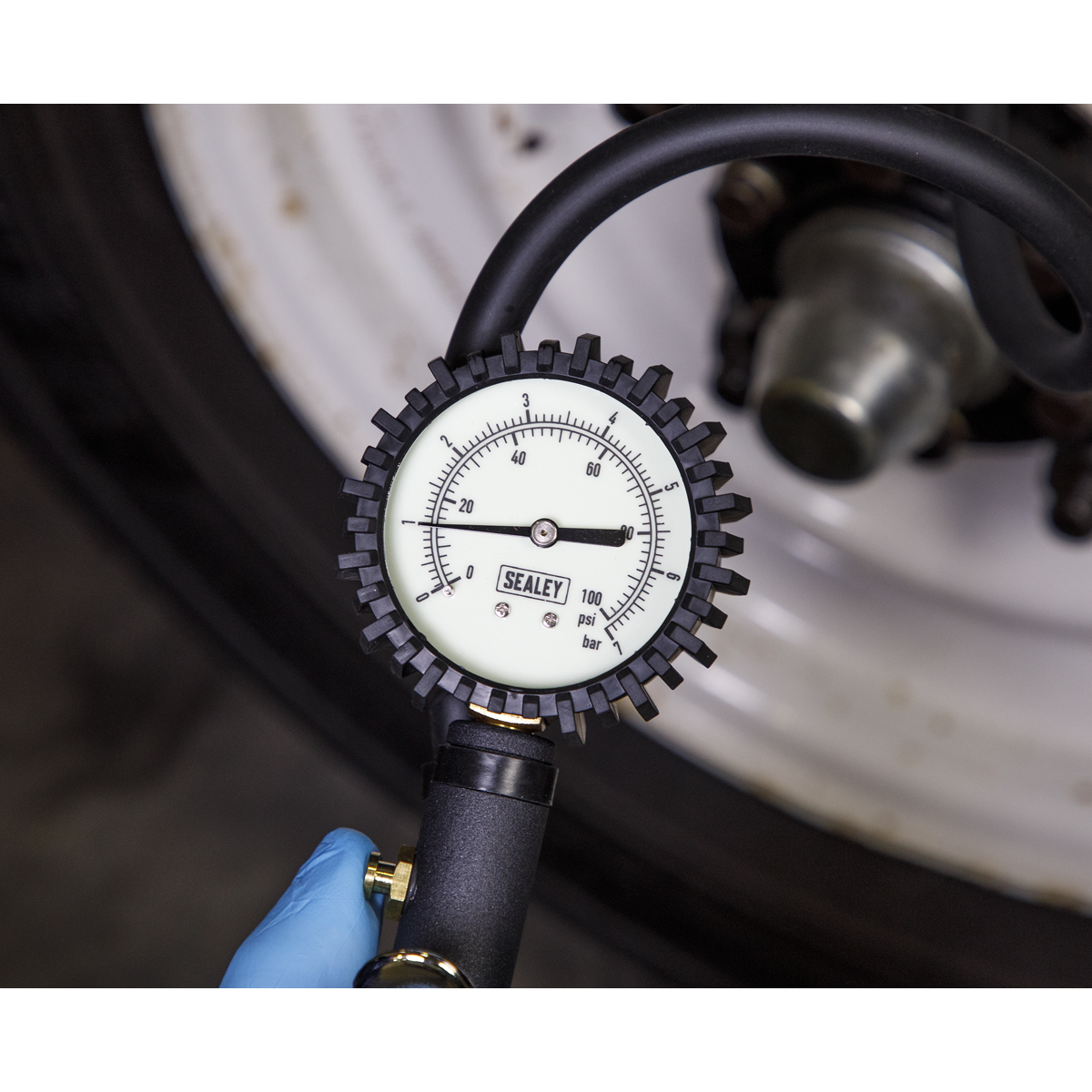 Sealey Tyre Inflator With Clip-On Connector and Dial Type Gauge 1/4" BSP SA399