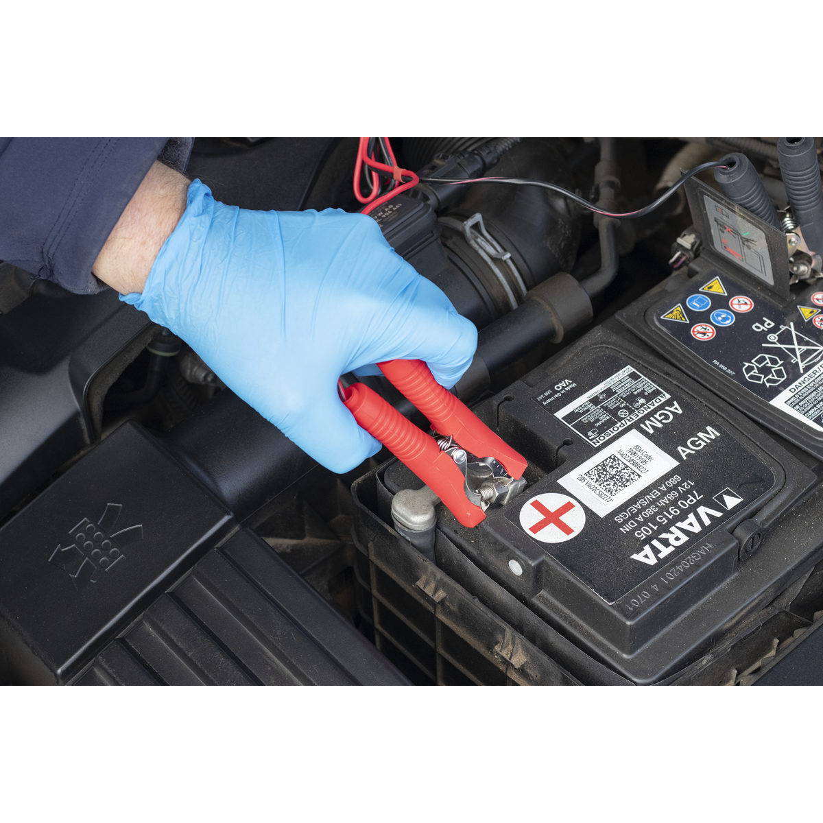 Sealey 12V 15A Fully Automatic Battery Charger & Maintainer Charge - Black SBC15