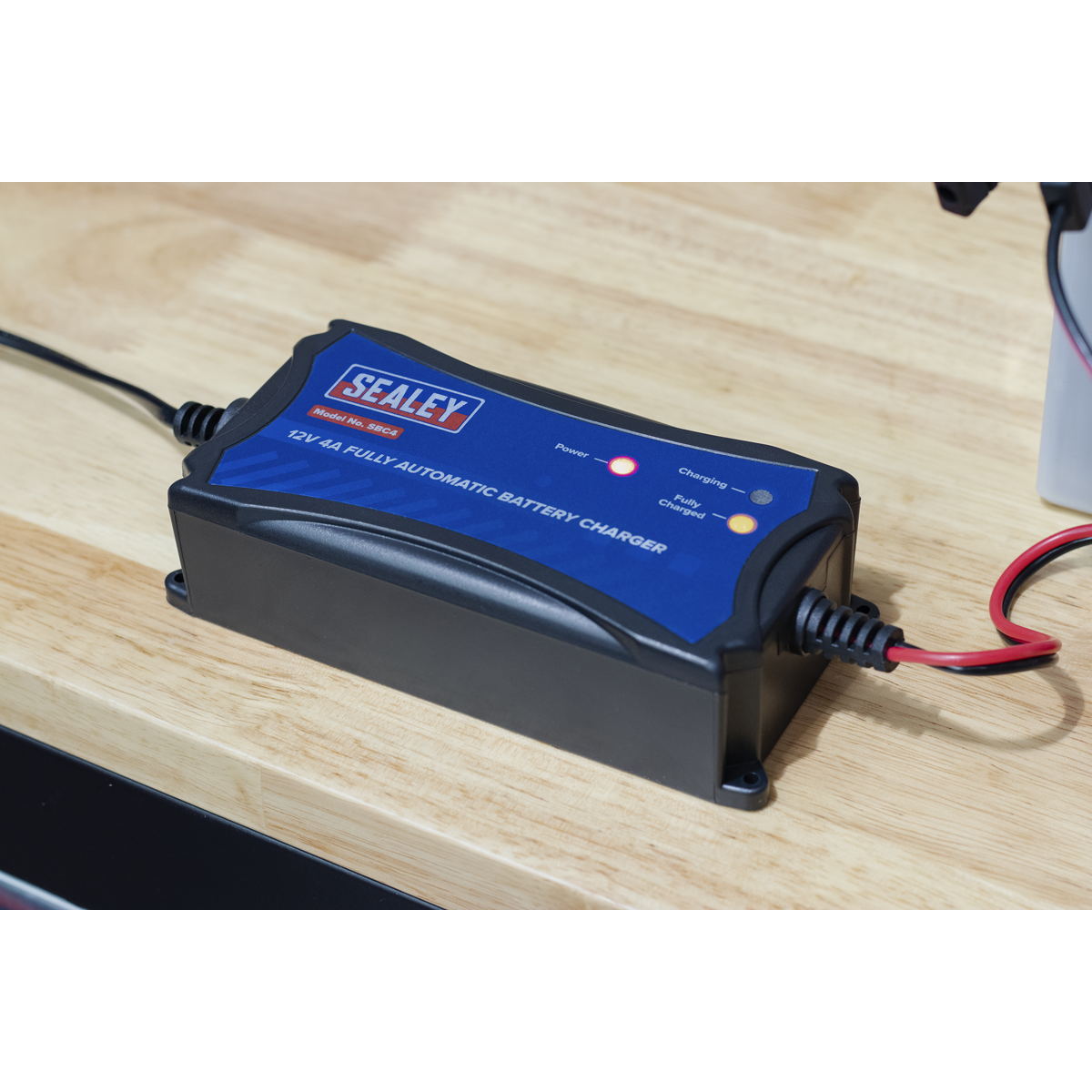 Sealey 12V 4A Automatic Battery Charger & Maintainer Charge 40-80Ah IP33 SBC4
