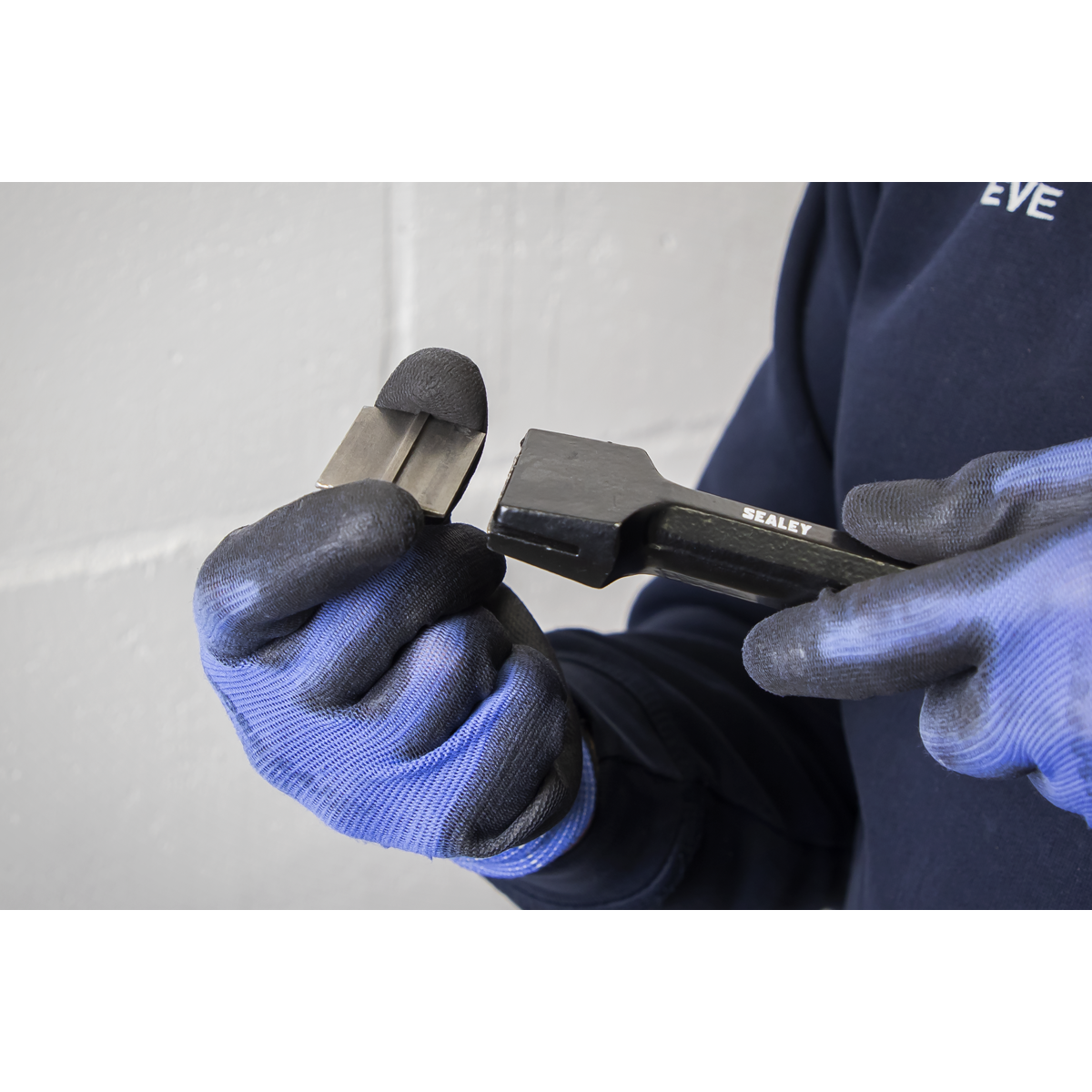 Sealey Scutch Holder Octagonal Shaft Design Drop-Forged Steel 38 x 200mm SCH2