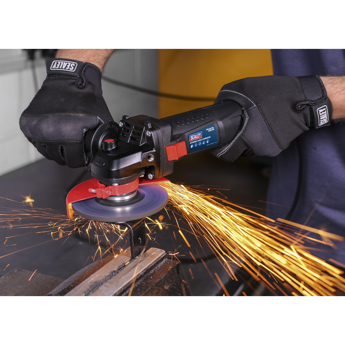 Sealey Ø115mm Angle Grinder With Side Handle 750W 12000RPM - Slim Body SGS115