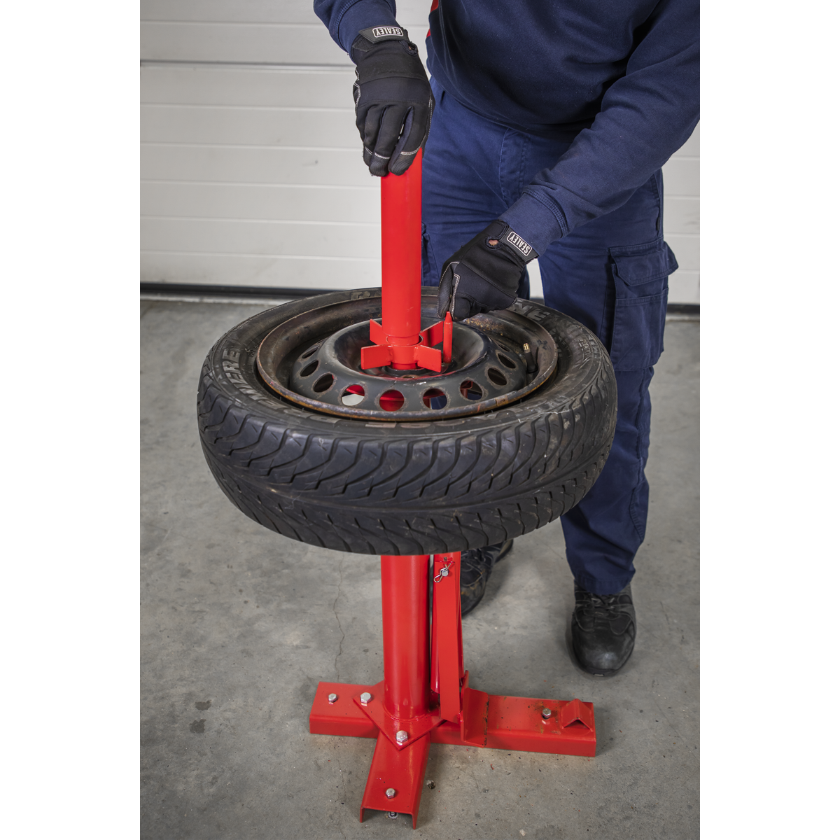 Sealey Manual Tyre Changer Steel Construction With Tyre Bar - Red TC960