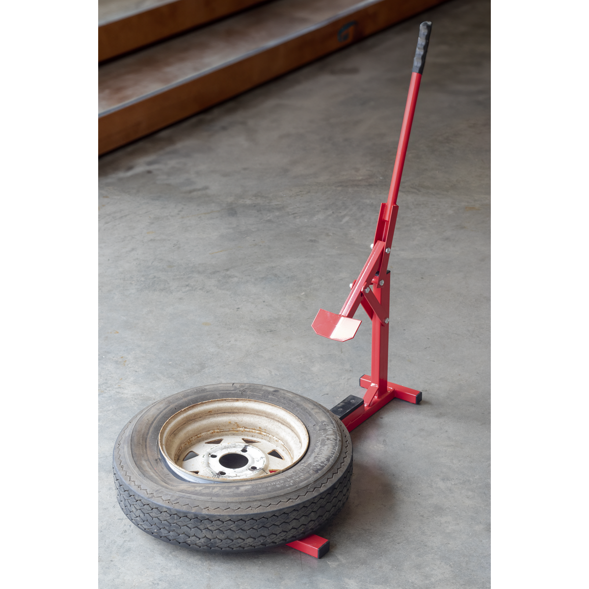 Sealey Manual Tyre Bead Breaker Lever Action With Parallel Linkage Red TC968