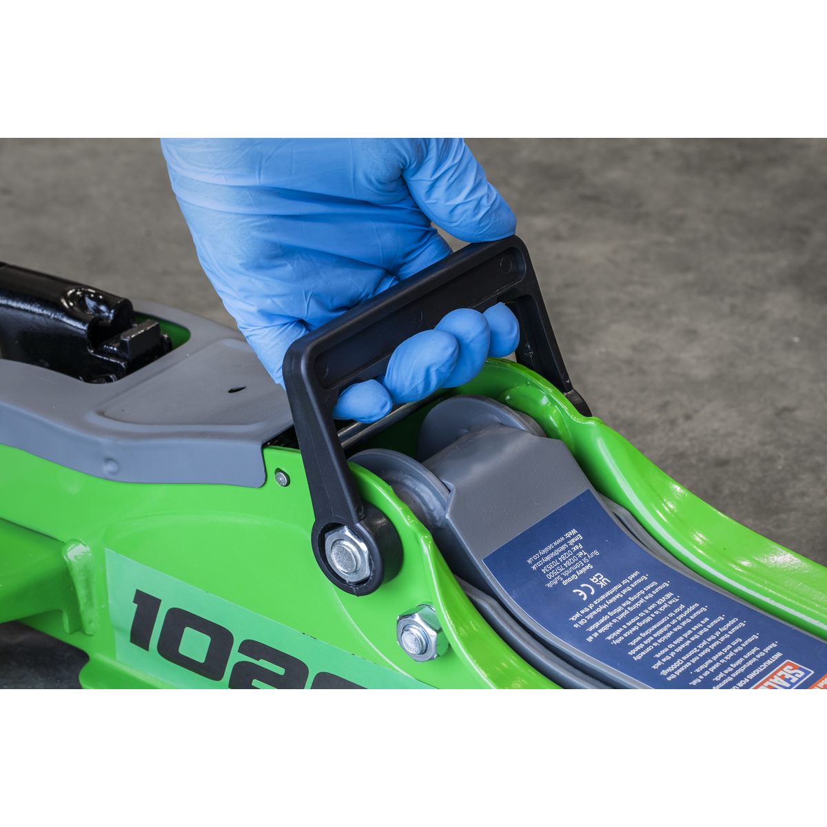 Sealey 2 Tonne Trolley Jack Low Entry Short Chassis Hi-Vis Green 1020LEHV