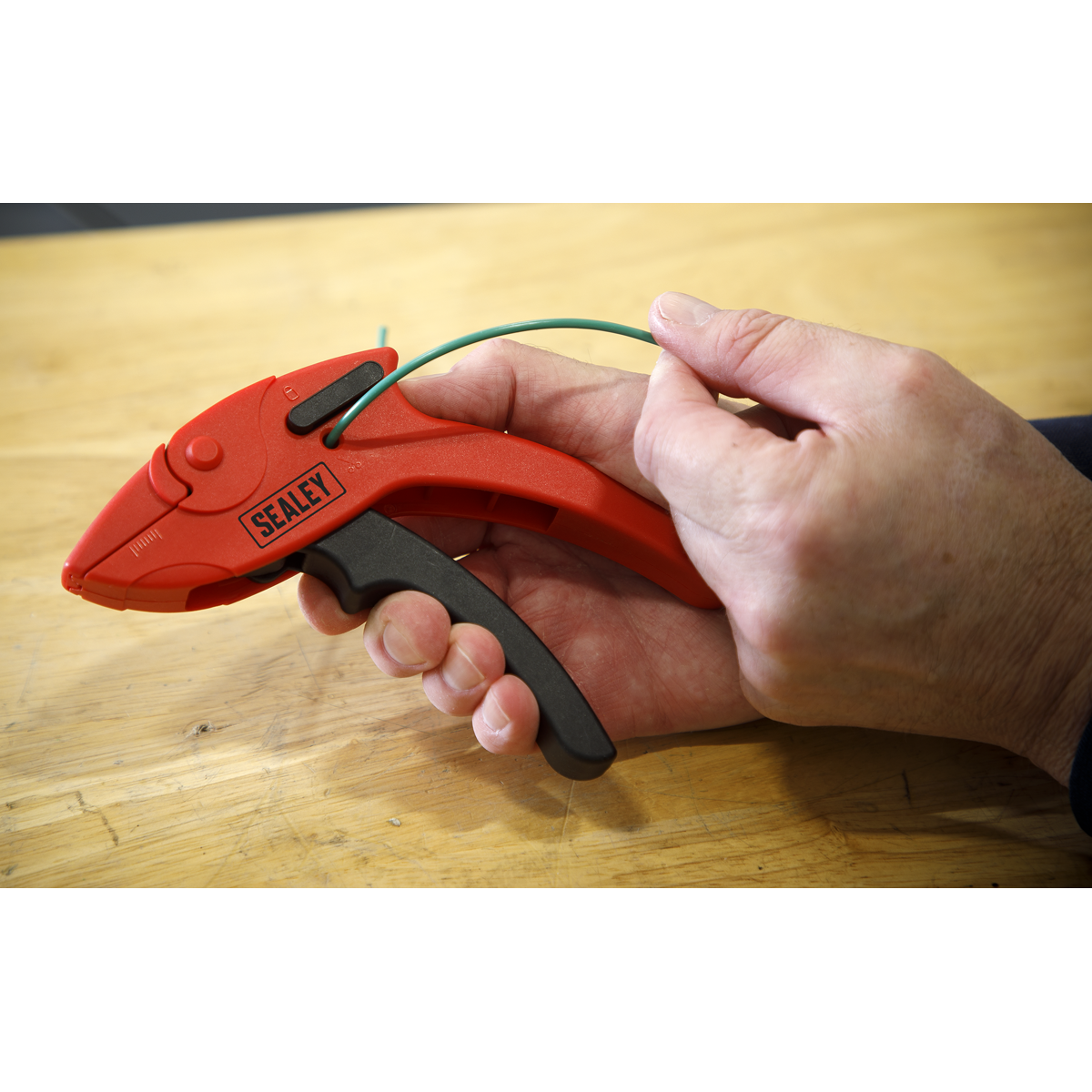 Sealey Automatic Pistol Grip Wire Stripping Tool With Handle Lock AK2269