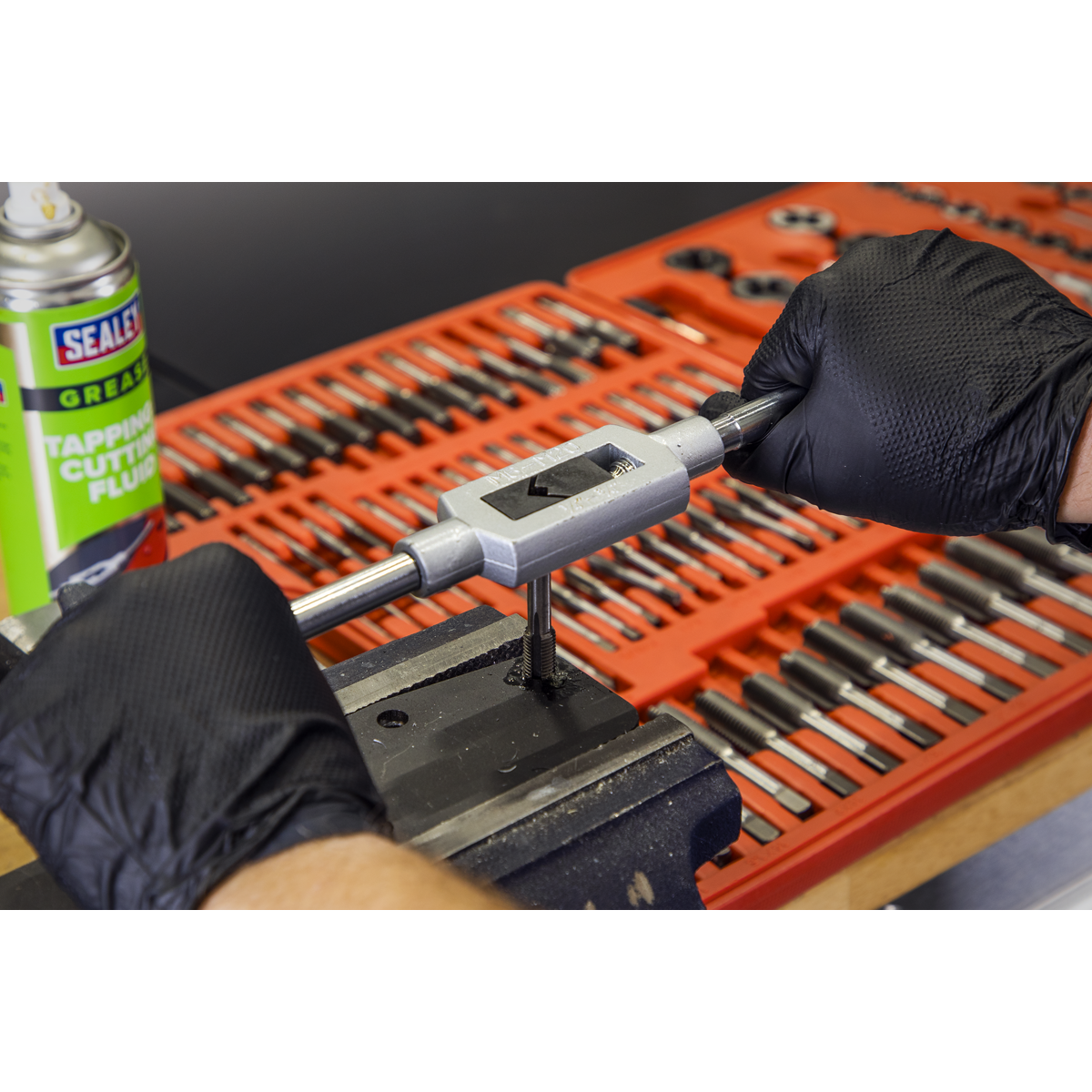 Sealey 110 Pieces Tap & Die Set Supplied Heavy Duty Storage Case Metric AK30110