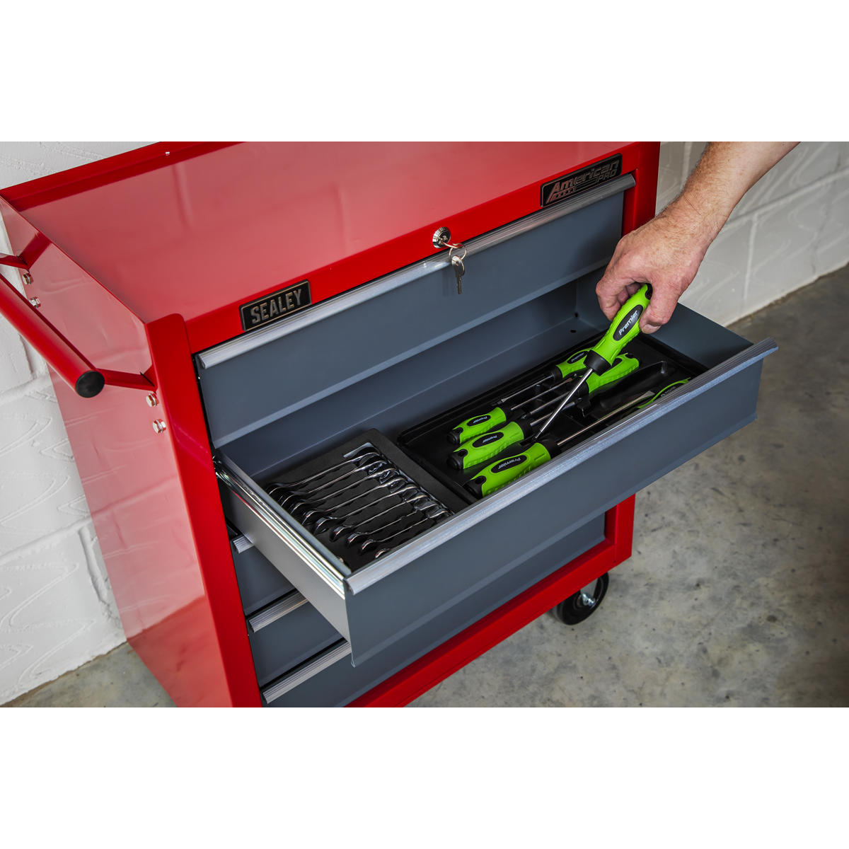Sealey Rollcab 5 Drawers With Ball Bearing Runners Two Keys - Red/Grey AP22505BB