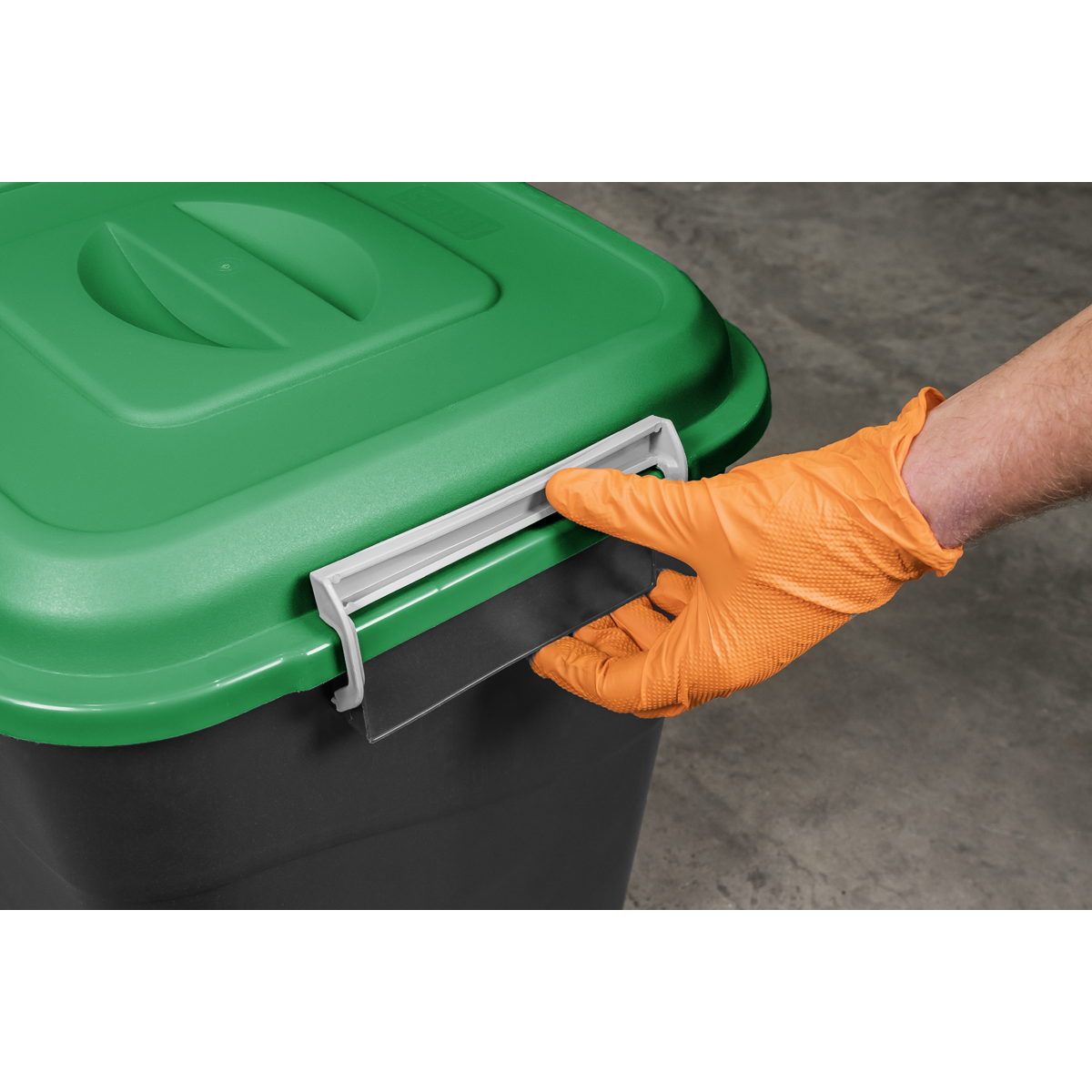 Sealey Refuse Storage Bin Fitted With Lid Latches Polypropylene 50L Green BM50G