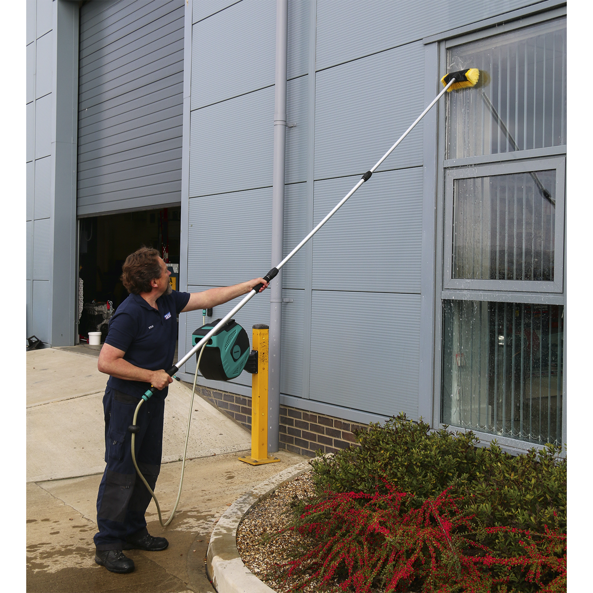 Sealey 3 Metres 5-Sided Flo-Thru Brush With Telescopic Handle 1300-3000mm CC953