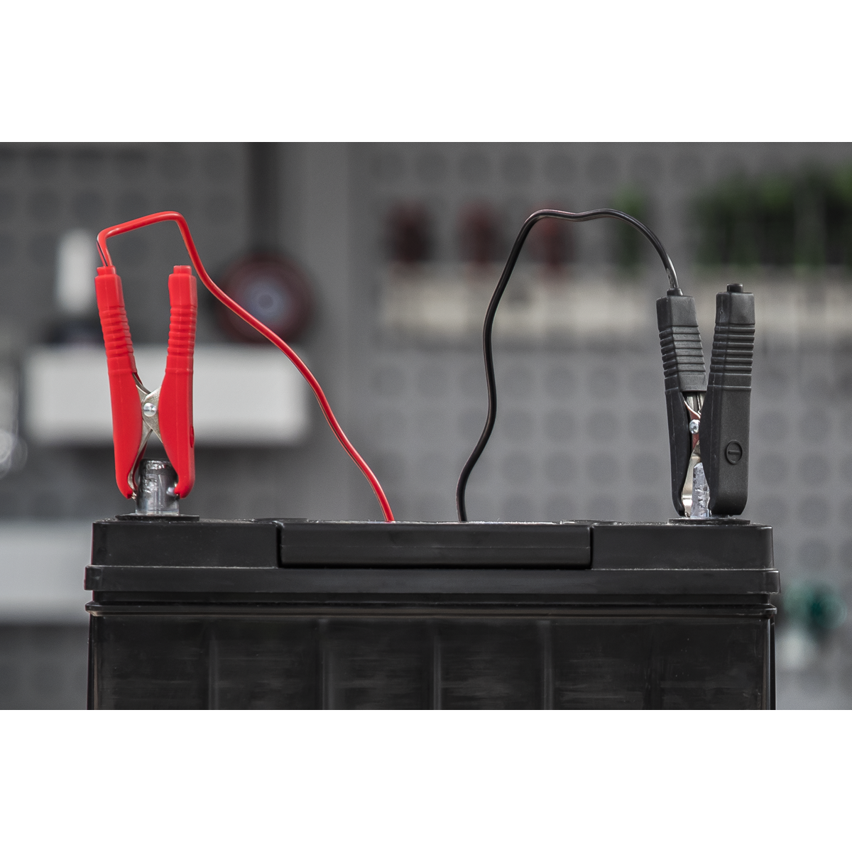 Sealey Battery Charger 1.8m Cable With Insulated Clamps 8A 6/12V 230V DSBC8