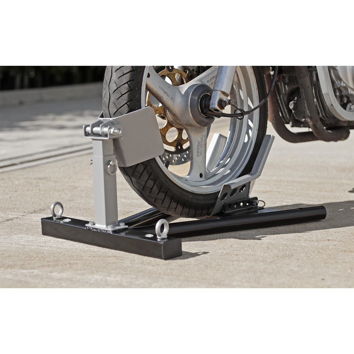 Sealey Motorcycle Heavy Duty Front Wheel Chock W/ Pivot Clamp Silver/Black FPS7