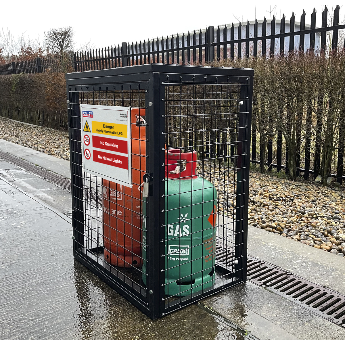 Sealey Safety Cage Powder Coated Galvanised - 2 x 19kg Gas Cylinders GCSC219