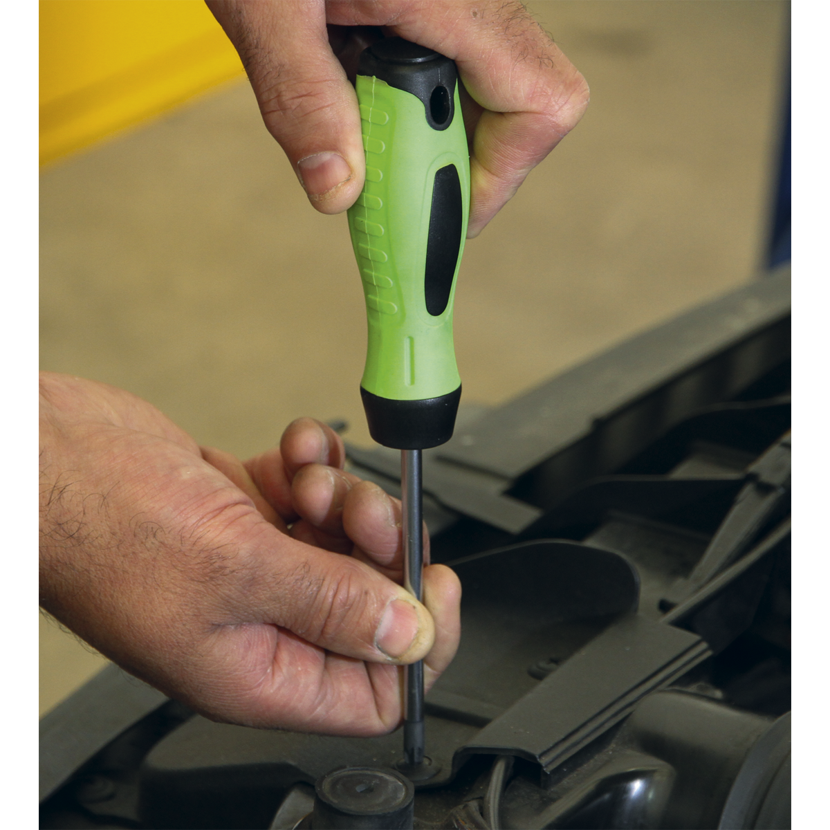 Sealey Screwdriver Set With Ergonomically Shaped Handles 8 Pieces Hi-Vis HV001