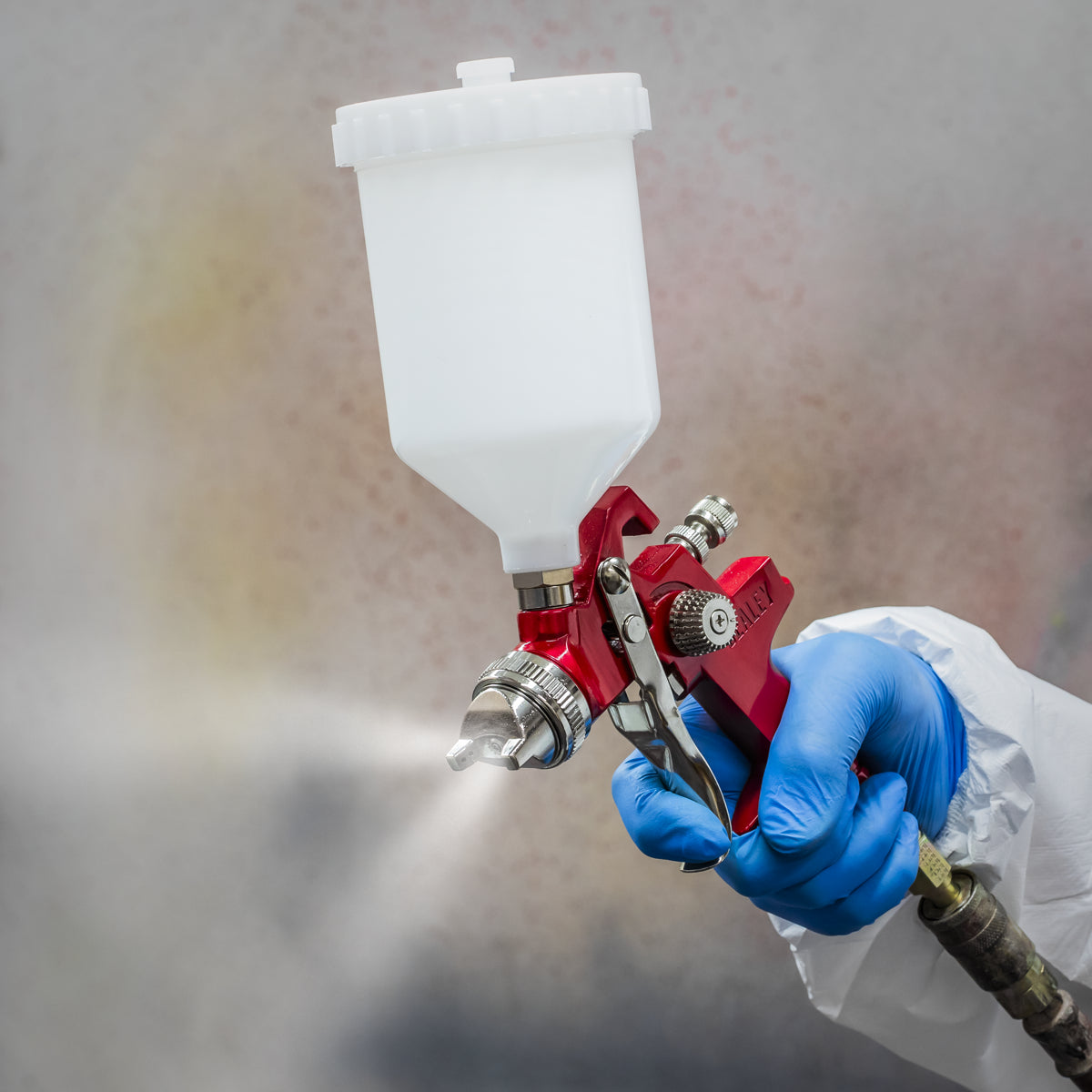 Sealey Gravity Feed Spray Gun With Round/Flat Fan Control 2.0mm Set-Up HVLP742