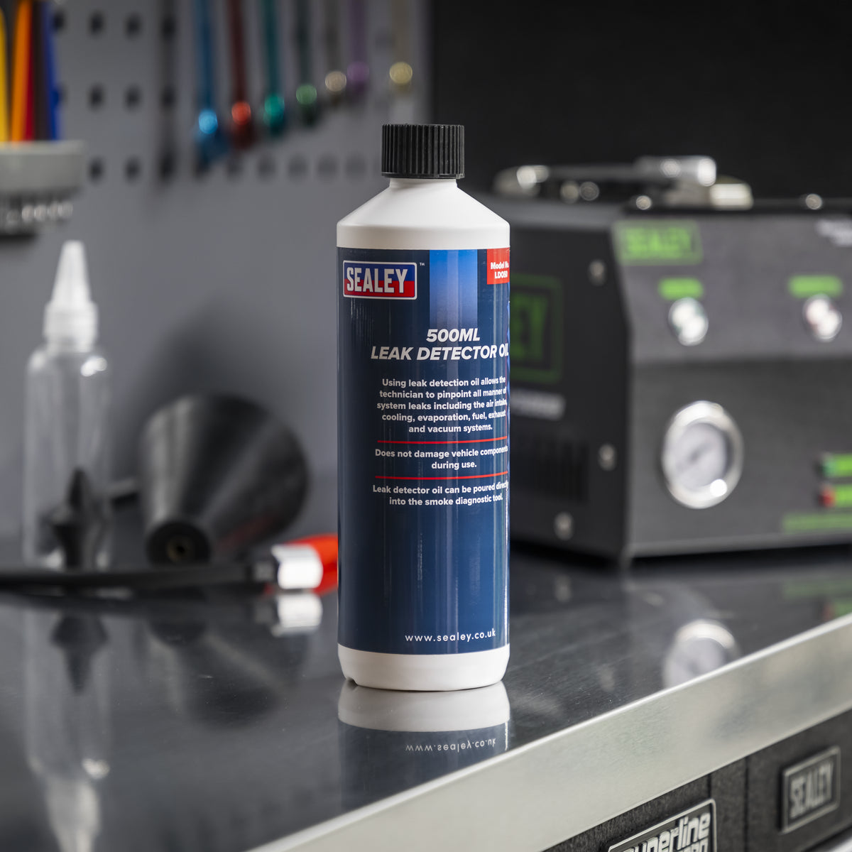 Sealey Leak Detector Oil 500mL Diagnostic Tool Easy To Use For VS868 VS869 VS870