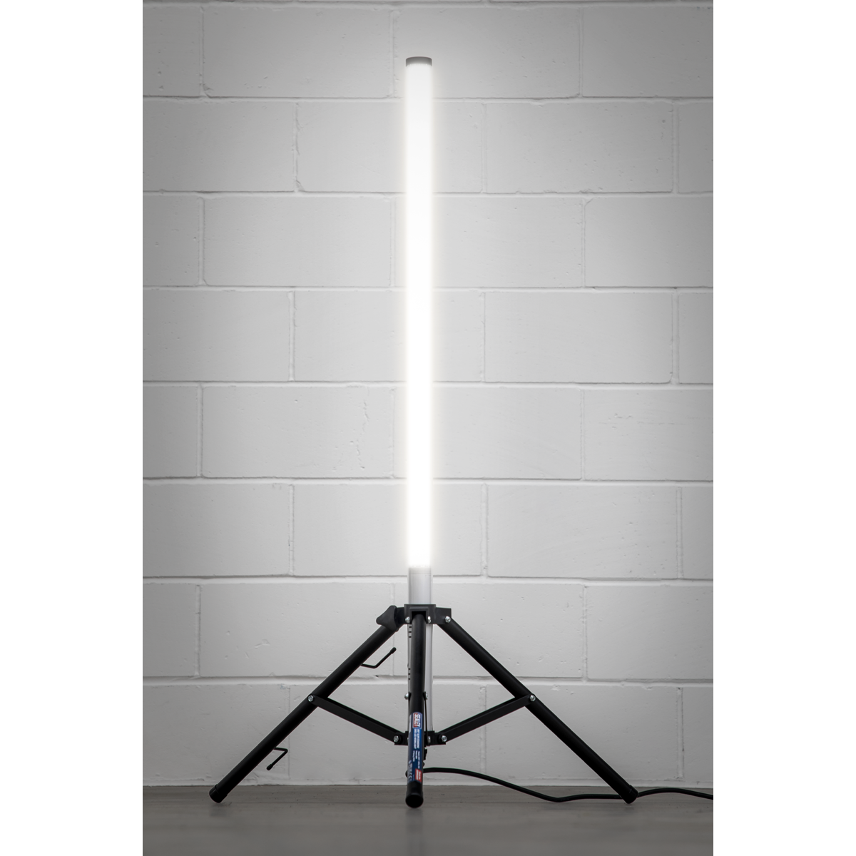Sealey Slim Standing Floodlight 360 Degree 60W SMD LED 230V 6600 Lumen LED60230V