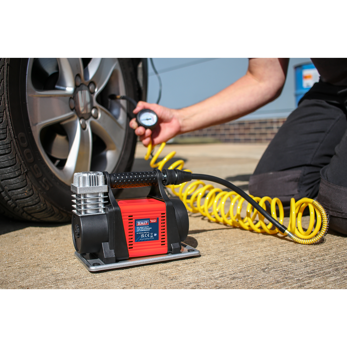 Sealey Heavy Duty Mini Air Compressor 12V Maximum Pressure 100PSI MAC05
