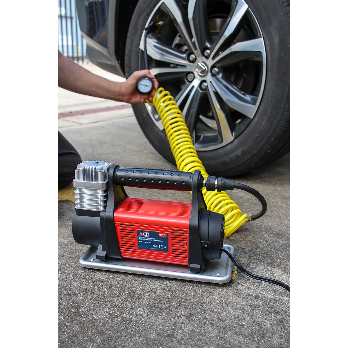 Sealey 12V Heavy Duty Mini Air Compressor Maximum Pressure 150PSI MAC07