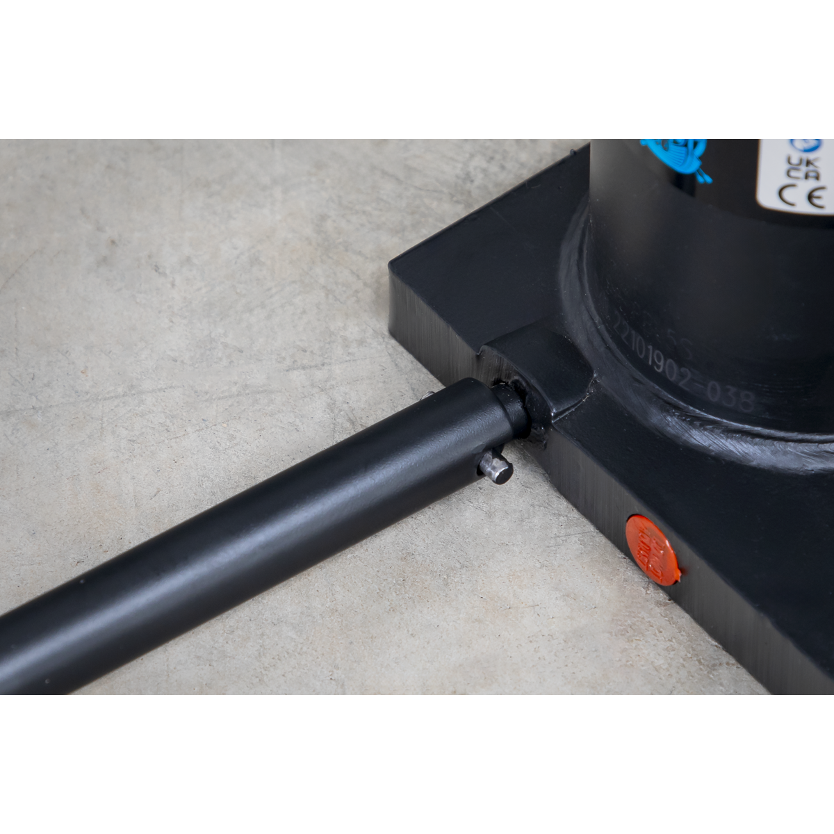 Sealey Bottle Jack Lift 5 Tonne With Overload Valve & 2-Piece Handle PBJ5S