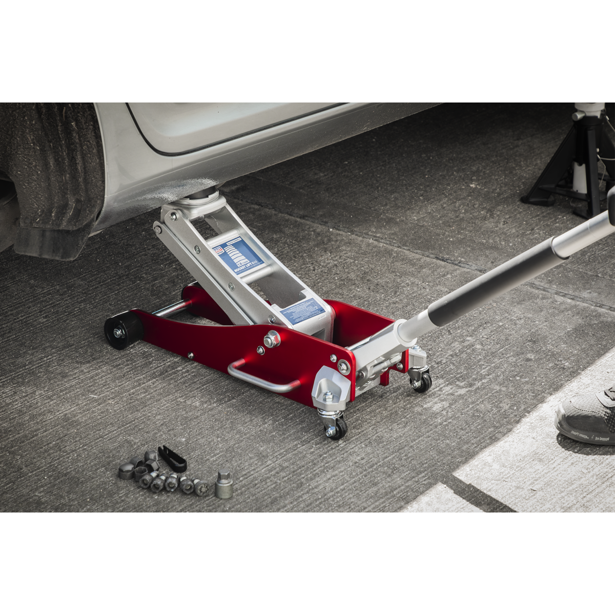 Premier Low Profile Trolley Jack With Rocket Lift 1.8 Tonne Low Entry RJA1800