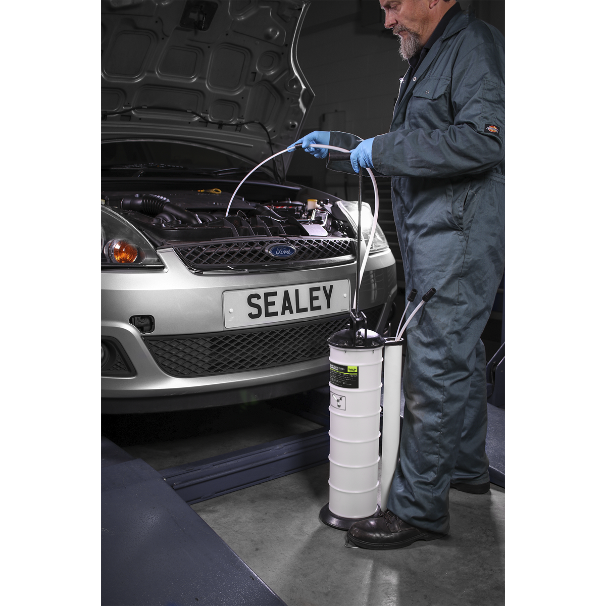 Sealey 6.5 Liters Vacuum Oil & Fluid Extractor/Extraction Tool Manual S01169