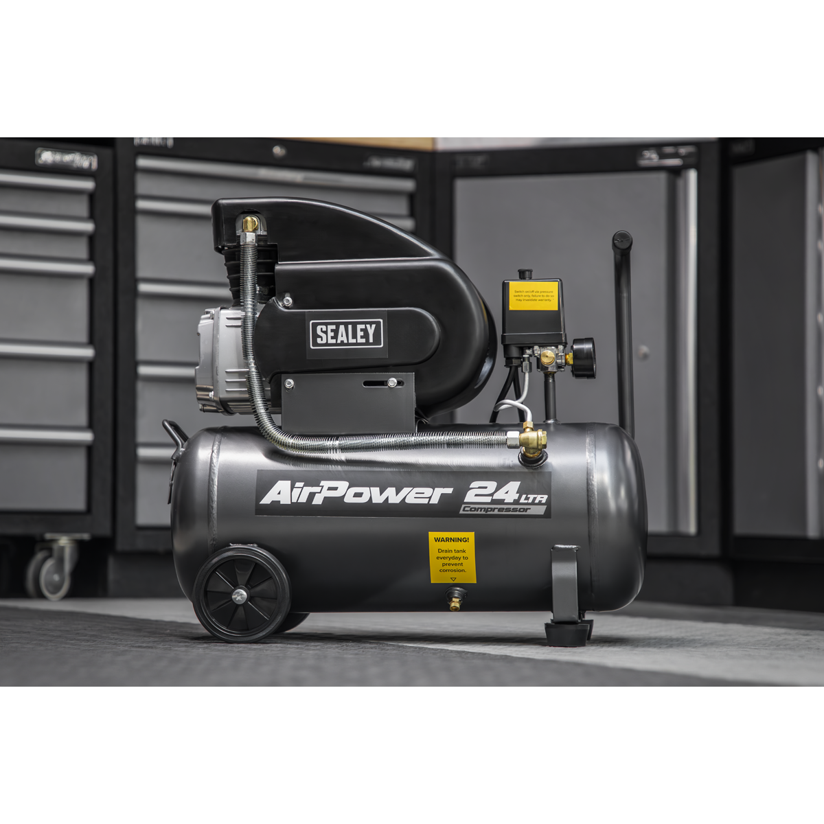 Sealey 24L Direct Drive Air Compressor 2hp 116PSI 8 Bar - Black SAC2420A
