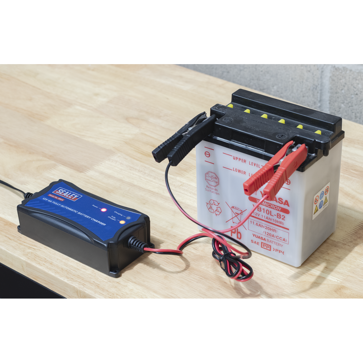 Sealey 12V 4A Automatic Battery Charger & Maintainer Charge 40-80Ah IP33 SBC4