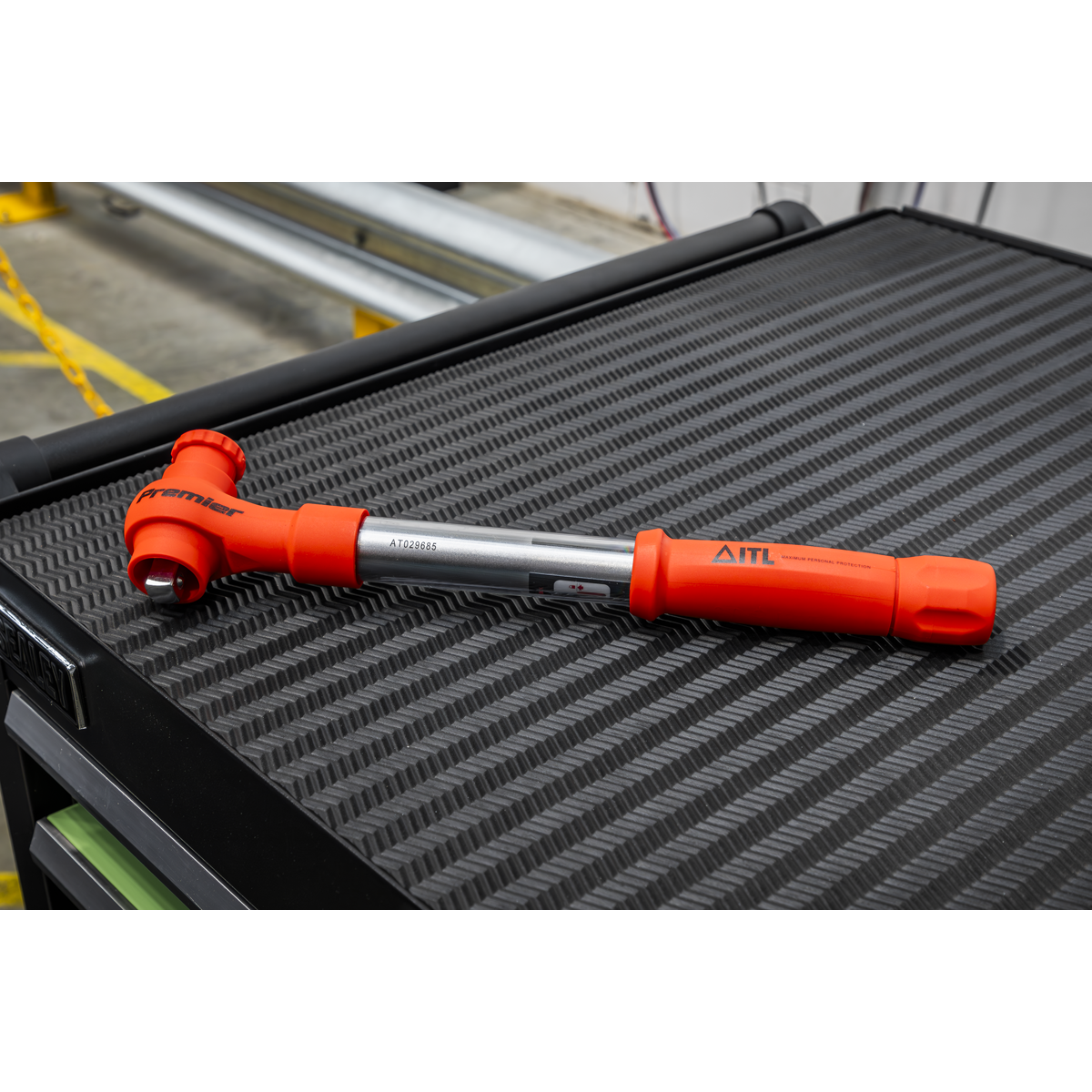 Sealey Torque Wrench Insulated 1/2" Drive 20-100Nm Calibrated Insulated STW807