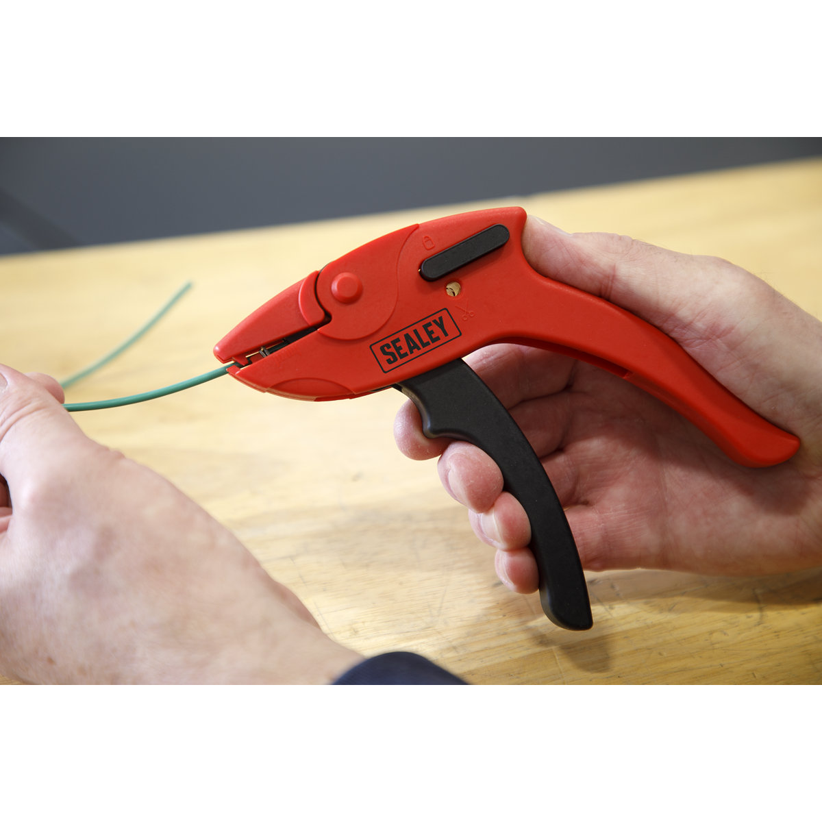 Sealey Automatic Pistol Grip Wire Stripping Tool With Handle Lock AK2269