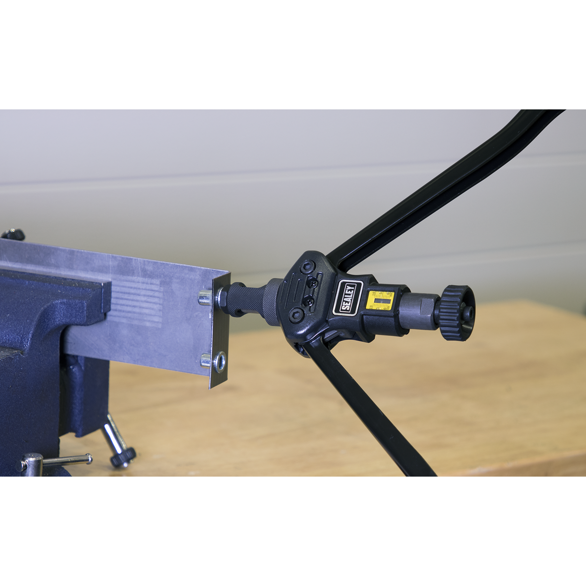 Sealey Long-Arm Threaded Nut Riveter For Aluminium Steel Stainless Steel AK3985