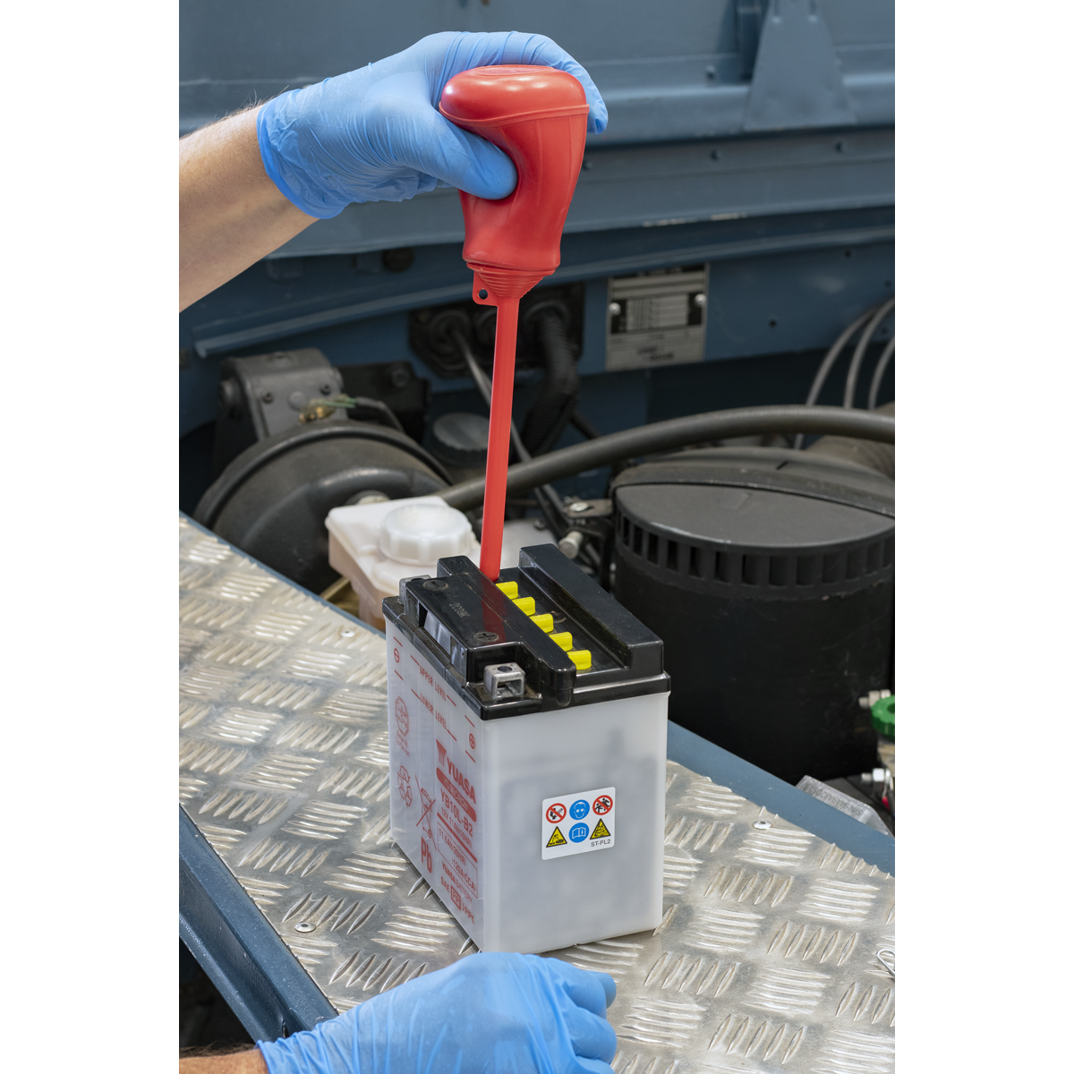 Sealey Fluid Filler For Battery Top-Up & Coolant Level Adjustment AK4124