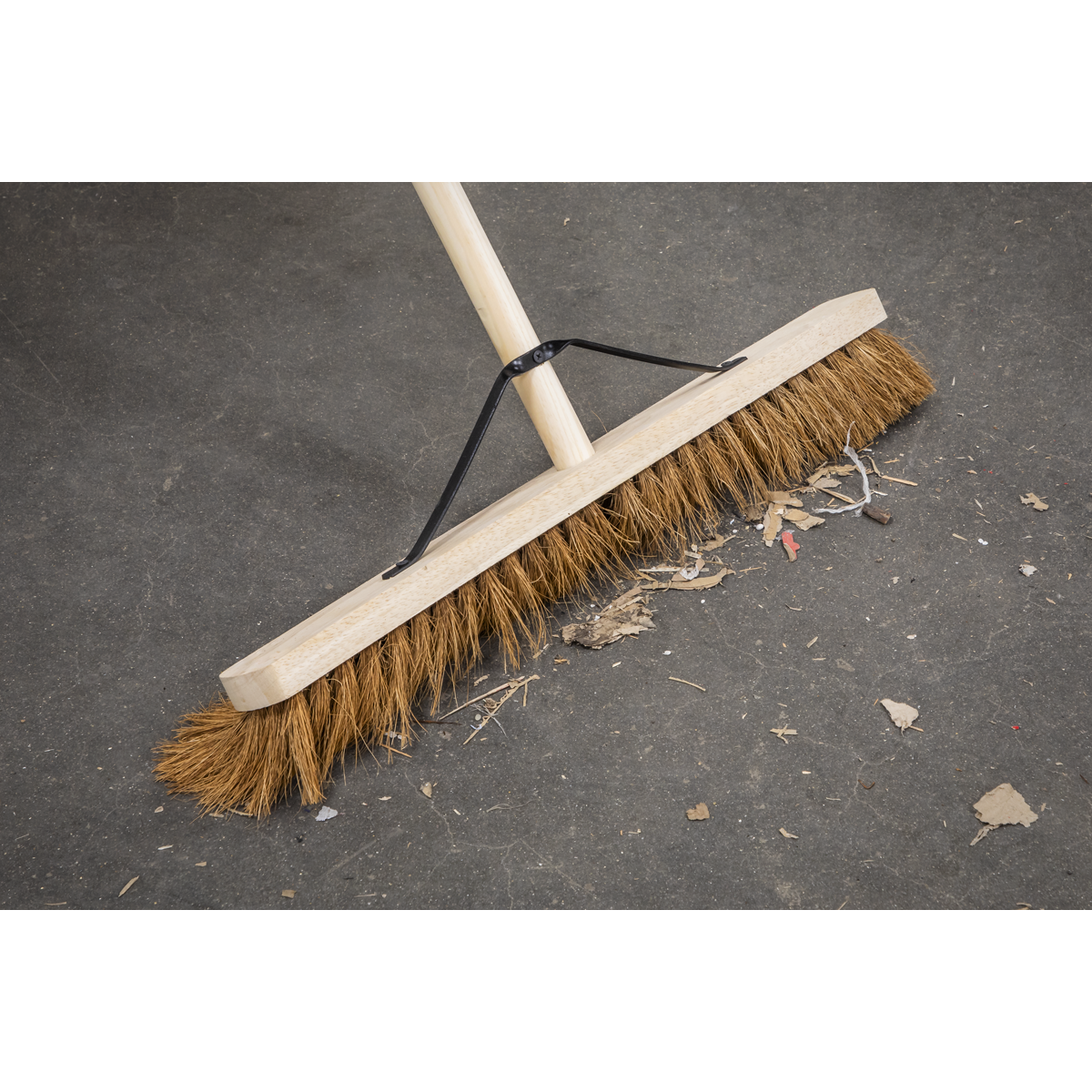 Sealey Broom 24" 600mm Soft Coco Bristle For Indoor & Outdoor Sweeping BM24S